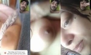 Desi Sex Videos of Cute Girl Shows Her Boobs On VC