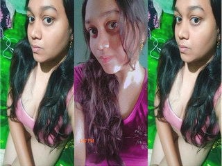 Indian Desi Girl Shows Nude and Boobs Viral MMS XXX