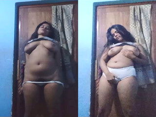 Viral MMS XXX of  sexy Desi girl Fingering Video