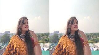 Indian Desi Girl Showing Own Nude Viral MMS XXX Video